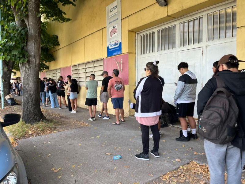 Multitudinaria respuesta para inscribirse en el CFP N� 401